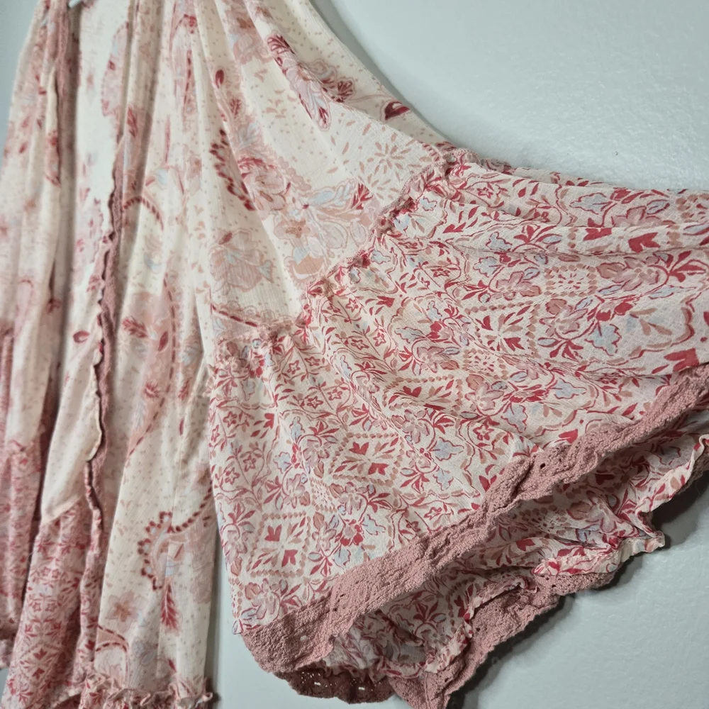 Torrid Pink and Cream Floral Kimono 2X - Picture 4 of 6